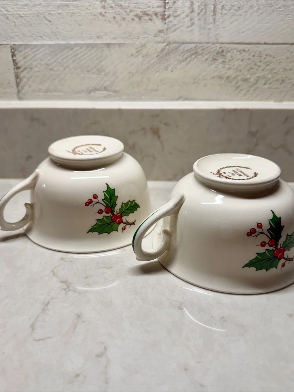 VINTAGE, BERTSON HOUSE LTD. (New York), HANDLED SOUP BOWL. SET /2